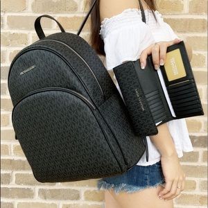 SET👜💕Michael Kors Large Backpack &Wallet